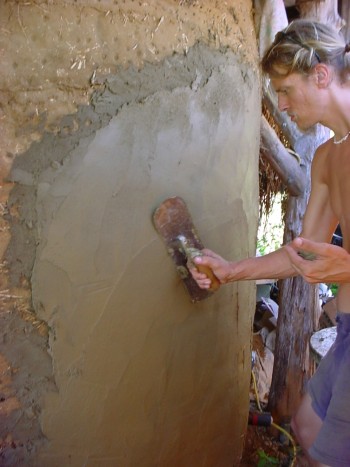 troweling_plaster_in_hand_small